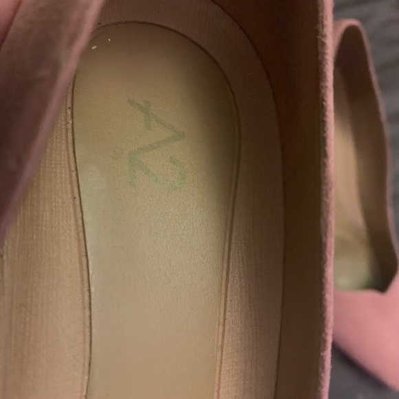 Pink heels - Picture 11 of 12